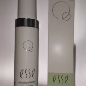 C4 Esse Clarifying detoksikuojantis probleminės veido odos valymo gelis 100ml