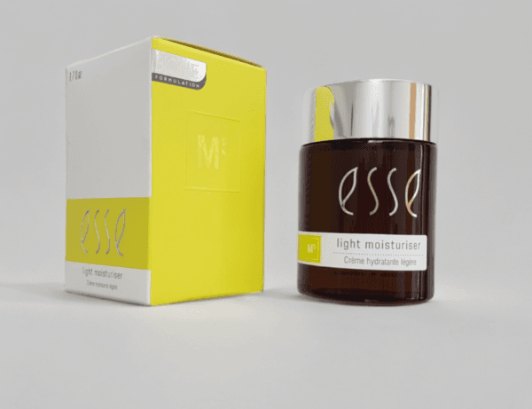 M5 Esse Light lengvai drėkinantis veido kremas 50ml