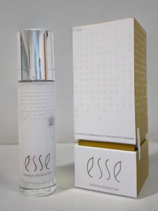 M9 Esse Defence Moisturiser apsaugantis drėkinamasis kremas brandžiai odai 50ml